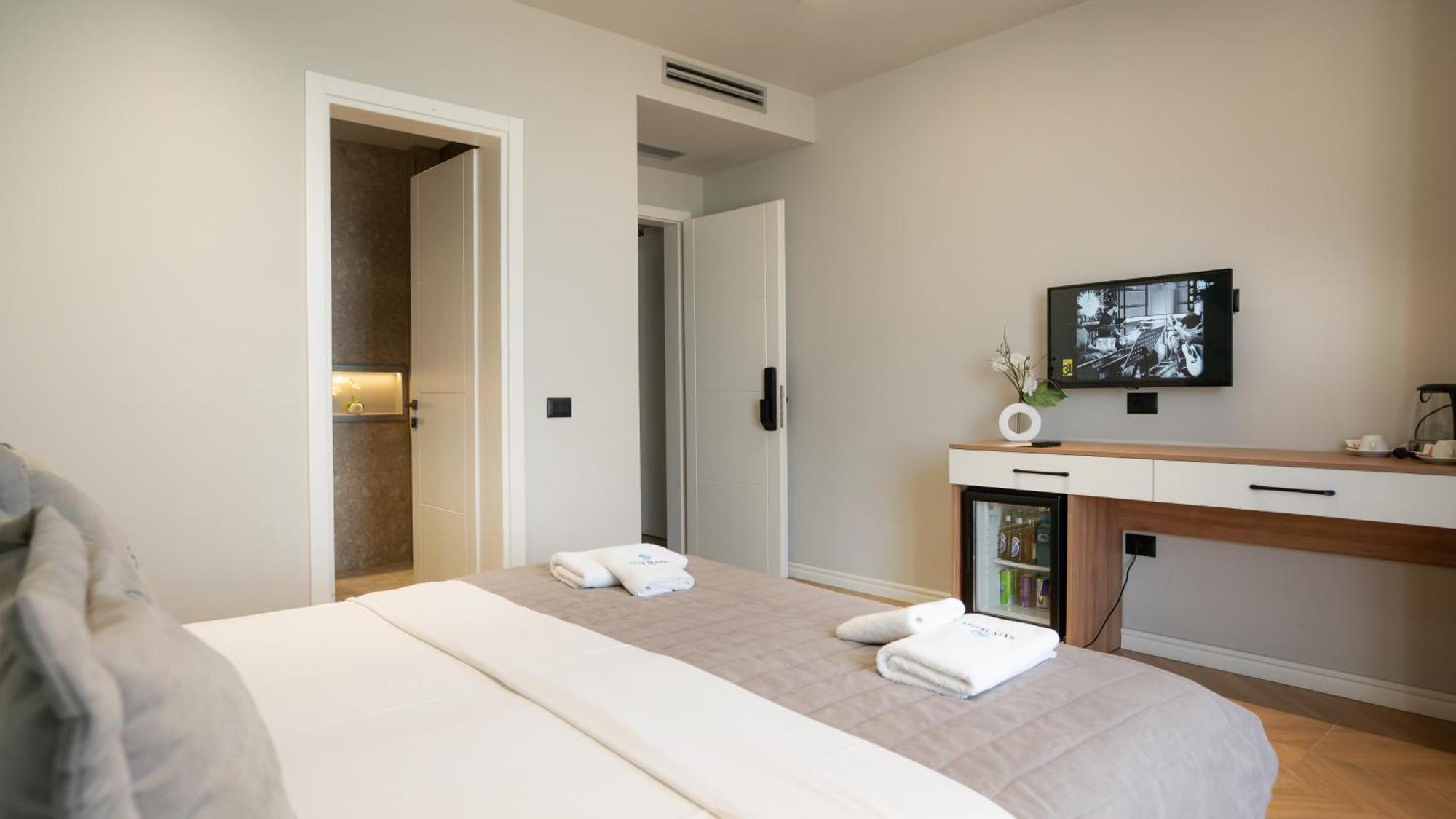 Hotel Saly Δυρράχιο Εξωτερικό φωτογραφία